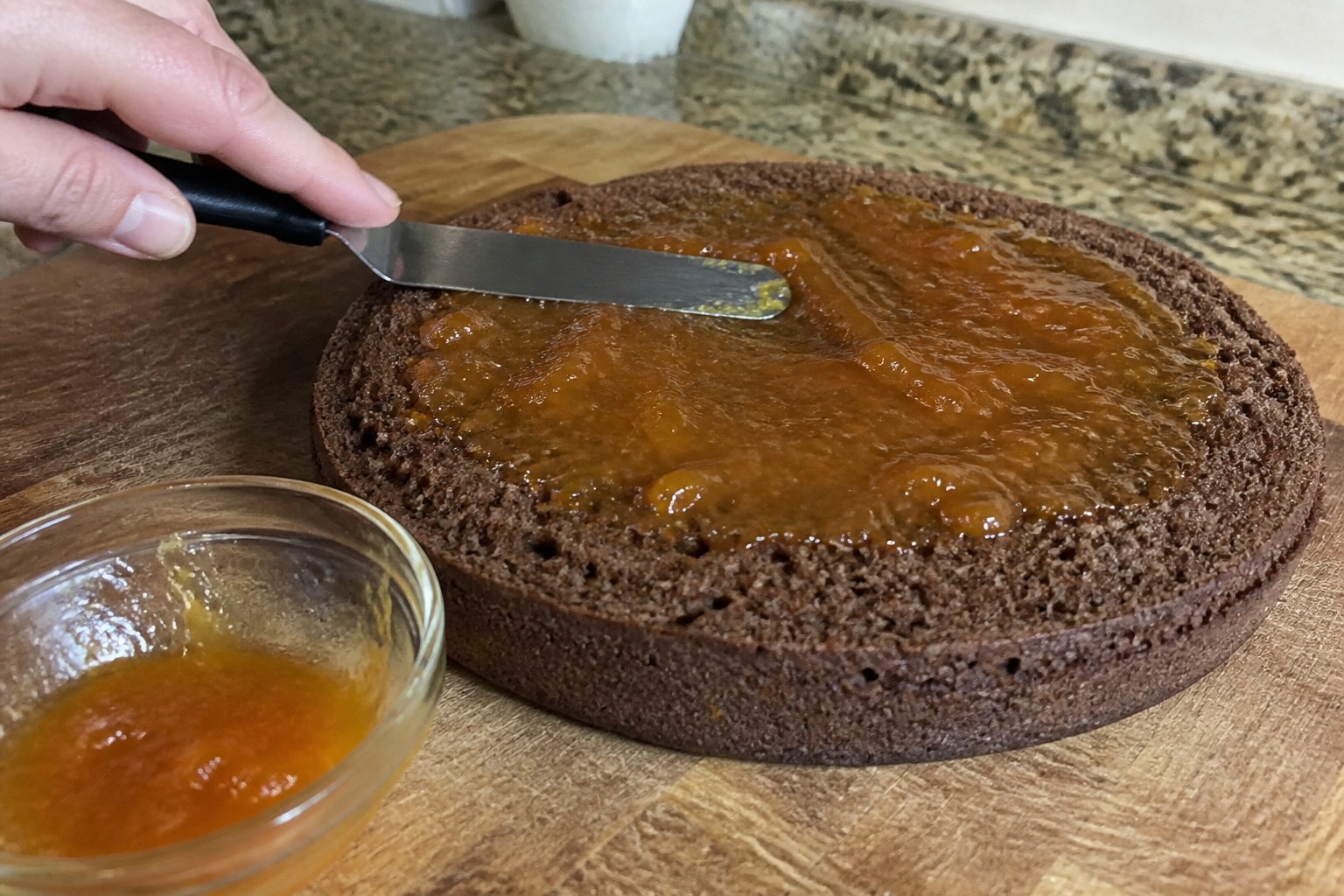 A practical planning a Sacher cake in advance for serving step